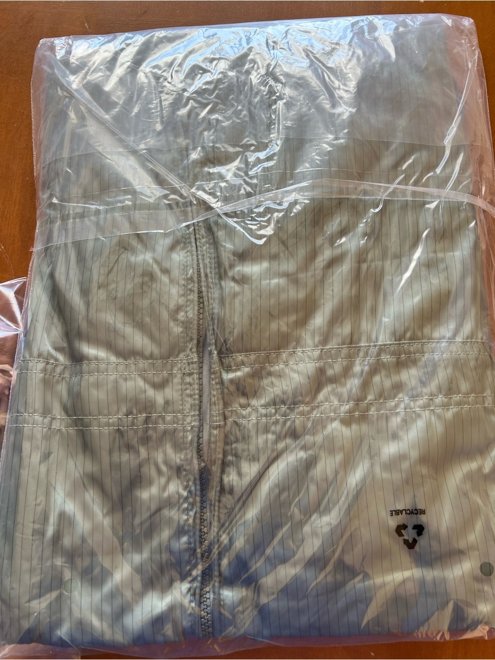 Akso Nobel anti static Coveralls I-wear L
98%polyester 2%carbon fiber - Picture 3 of 4